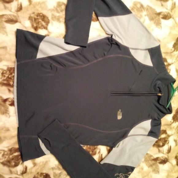 North face - Picture 2 of 8